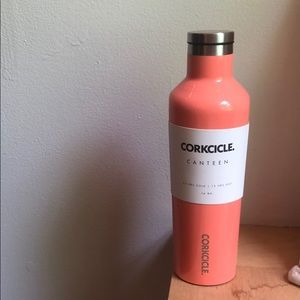COPY - NWT Corkcicle Canteen Water Bottle